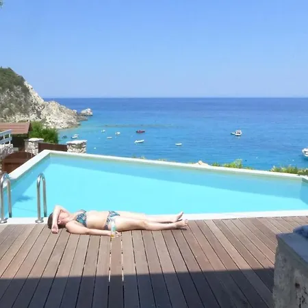 Caltabania * Agios Nikitas